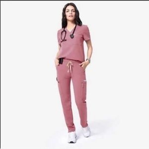 FIGS mauve set size small